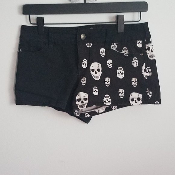 Royal Bones Pants - Royal Boones Black Shorts 1/2 Skull Five Pocket 3